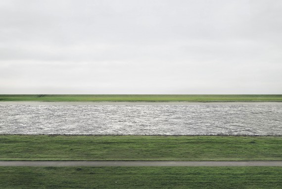 Andreas-Gursky-s-Rhein-II - fotografia mais cara do mundo em 2018